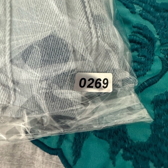 Vanilla Star Barrel Fit Jeans Women’s 27 Blue Distressed High Rise Ripped Pants - Picture 9 of 9